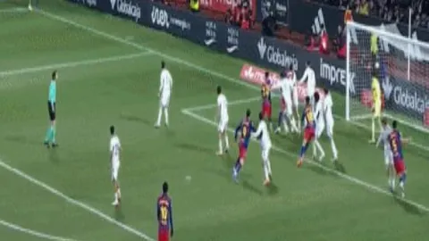 曼联五战伯恩茅斯屡遭败绩，摆脱连败困境路在何方？英超征途挑战不断！